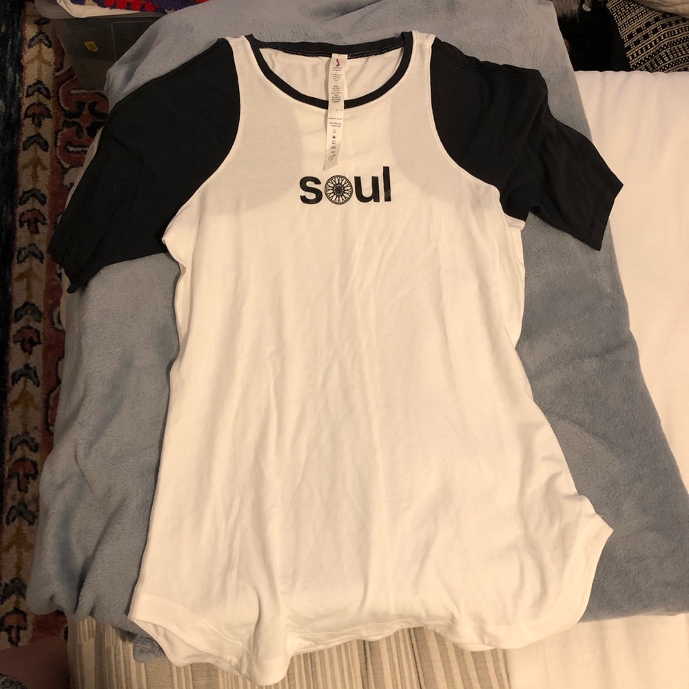 NWOT lululemon SoulCycle short sleeve tee size 8